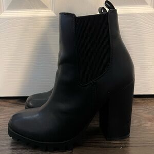 Steve Madden black boots
